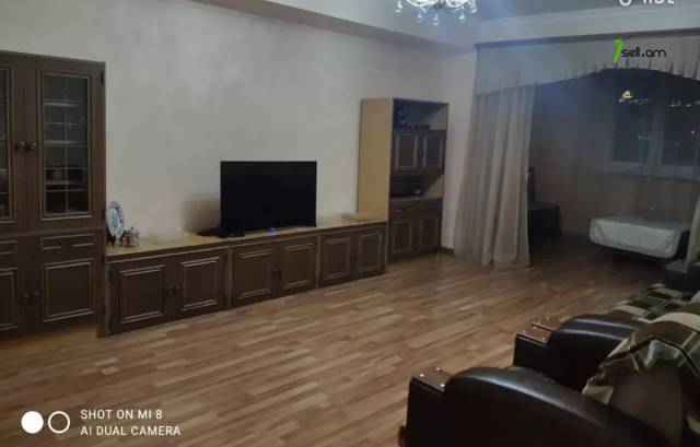 4 սենյականոց բնակարան Կենտրոնական փողոցում, 106 ք.մ., 2 սանհանգույց, 7/16 հարկ, եվրովերանորոգված