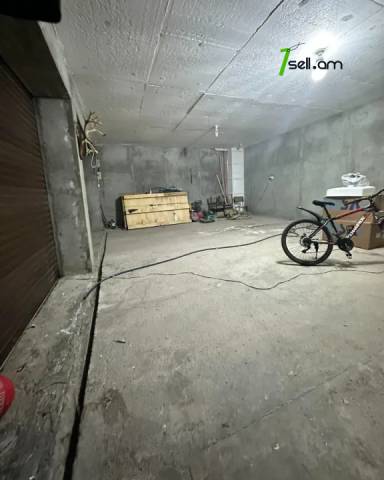 Երեք հարկանի քարե տուն 1-ին փողոցում Զովունիում, 800 ք.մ., 3+ սանհանգույց, կապիտալ վերանորոգված