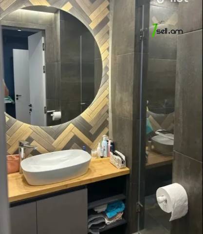 4 սենյականոց բնակարան նորակառույց շենքում Տիգրան Պետրոսյան փողոցում, 109 ք.մ., 3/5 հարկ