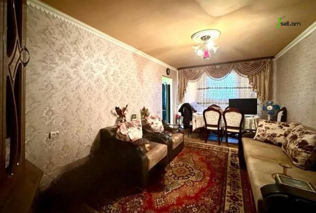 3 սենյականոց բնակարան Մինաս Ավետիսյան փողոցում, 75 ք.մ., 1/5 հարկ, կապիտալ վերանորոգված, քարե շենք