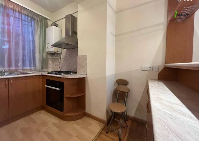 2 սենյականոց բնակարան Ամիրյան փողոցում, 60 ք.մ., 2/2 հարկ, բարձր առաստաղներ, եվրովերանորոգված