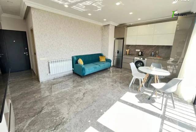 2 սենյականոց բնակարան Դերենիկ Դեմիրճյանի փողոցում, 40 քմ, 7/10 հարկ, կապիտալ վերանորոգված