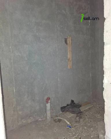 Երկու հարկանի տուն, Դավթաշեն 1-ին թաղամաս Դավիթաշենում, 500 ք.մ., 2 սանհանգույց