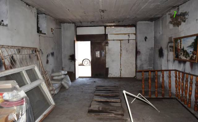 Երեք հարկանի քարե տուն Լևոն Մադոյանի փողոցում Գյումրիում, 263 ք.մ., մասնակի վերանորոգում