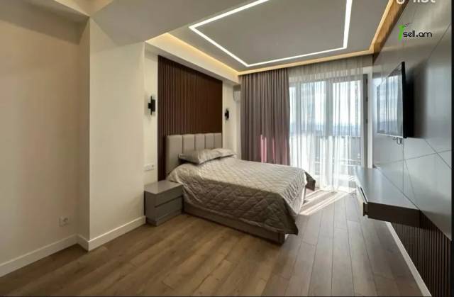 4 սենյականոց բնակարան նորակառույց շենքում Պարոնյան փողոցում, 132 ք.մ., 2 սանհանգույց