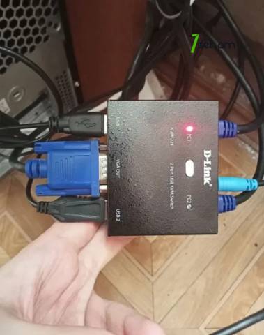 Բաժանարար D-Link KVM-221 2-портовый KVM-переключатель с портами VGA и USB
