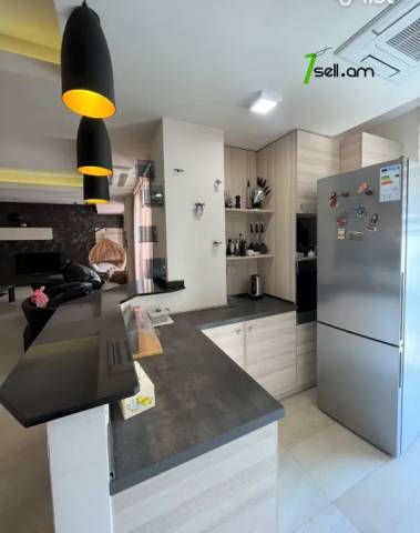 4 սենյականոց բնակարան նորակառույց շենքում Վերին Անտառային փողոցում, 176 ք.մ., 3+ սանհանգույց