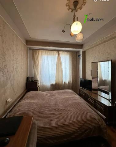 3 սենյականոց բնակարան Աղբյուր Սերոբի փողոցում, 83 ք.մ., 11/16 հարկ, մասնակի վերանորոգում