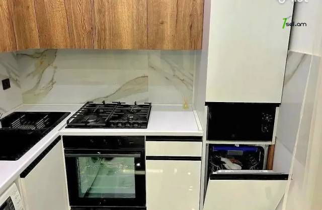 3 սենյականոց բնակարան Արամ Խաչատրյանի փողոցում, 80 քմ, 2/5 հարկ, դիզայներական ոճով վերանորոգված