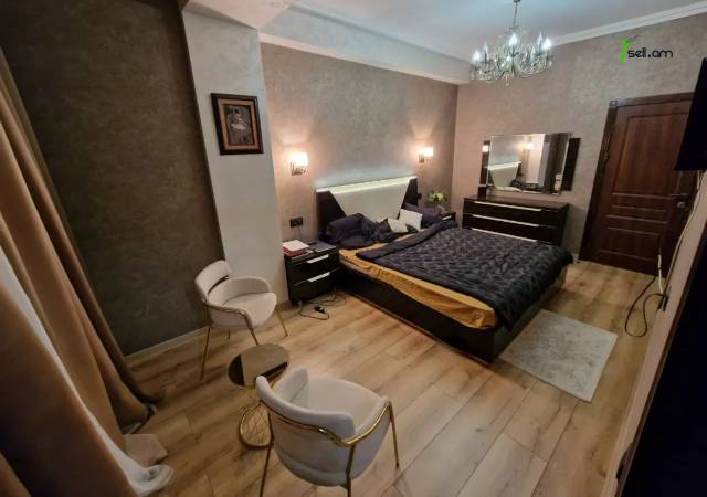 3 սենյականոց բնակարան նորակառույց շենքում Սերո Խանզադյան փողոցում, 117 ք.մ., 2 սանհանգույց