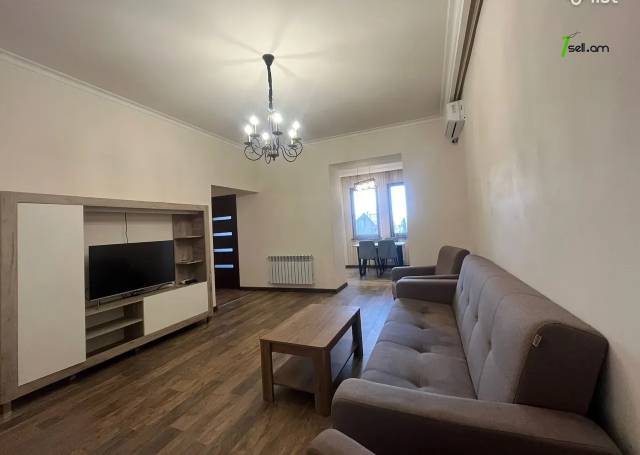 2 սենյականոց բնակարան Լեոյի փողոցում, 65 ք.մ., բարձր առաստաղներ, 3/5 հարկ, կապիտալ վերանորոգված