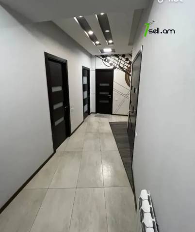 4 սենյականոց բնակարան նորակառույց շենքում Սասնա Ծռերի փողոցում, 112 ք.մ., 2 սանհանգույց