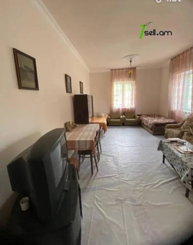 Երկու հարկանի քարե տուն 5-րդ փողոցում Ղազարավանում, 131 քմ, 2 սանհանգույց, մեծ հողամաս