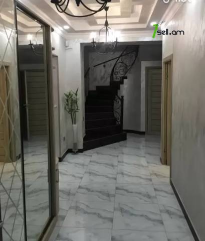 Երեք հարկանի քարե տուն, Դավթաշեն 3-րդ թաղամաս Դավիթաշենում, 332 ք.մ., 3+ սանհանգույց