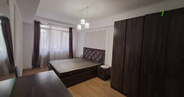 3 սենյականոց բնակարան Տերյան փողոցում, 90 քմ, 2/10 հարկ, 2 սանհանգույց, մի քանի պատշգամբ