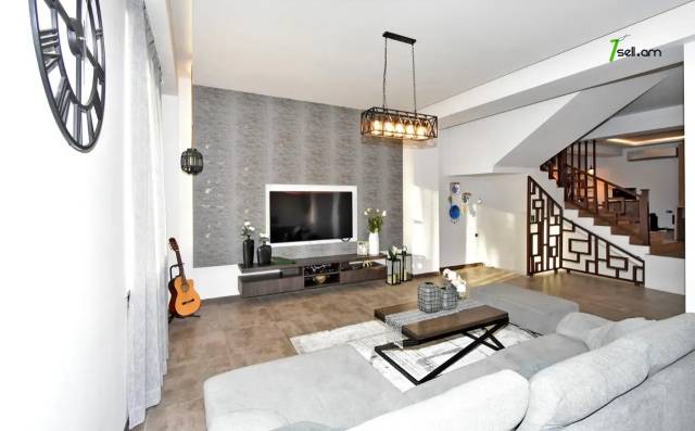 Երկու հարկանի քարե տուն, Նոյ թաղամաս Մալաթիա Սեբաստիայում, 1020 ք.մ., 3+ սանհանգույց