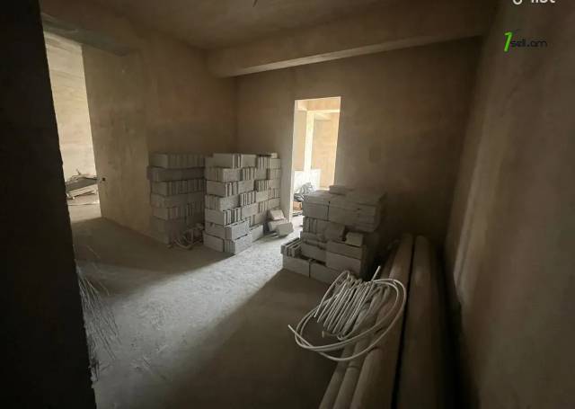 Ընդարձակ 4 սենյականոց բնակարան նորակառույց շենքում Աբովյան փողոցում, 225 քմ, 6/14 հարկ