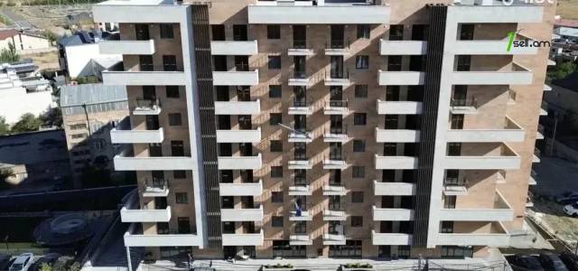 3 սենյականոց բնակարան նորակառույց շենքում Ծարավ Աղբյուրի փողոցում, 82 քմ, բարձր առաստաղներ