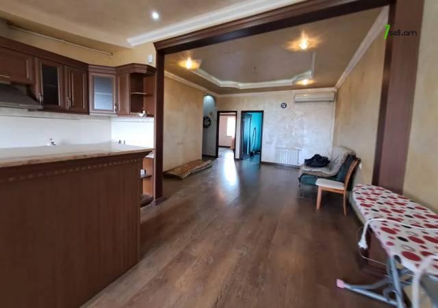 4 սենյականոց բնակարան նորակառույց շենքում Խորենացու փողոցում, 98 ք.մ., 2 սանհանգույց