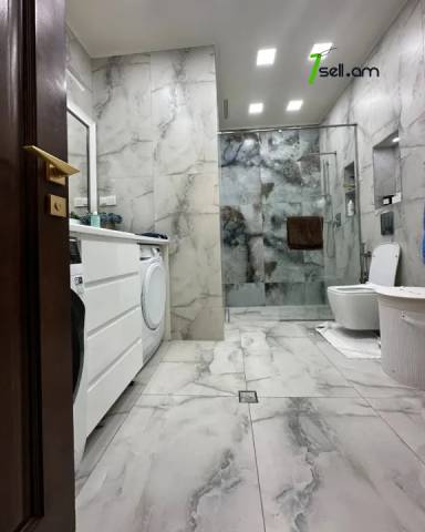 3 սենյականոց բնակարան նորակառույց շենքում Անտառային փողոցում, 105 ք.մ., բարձր առաստաղներ, 2/6 հարկ