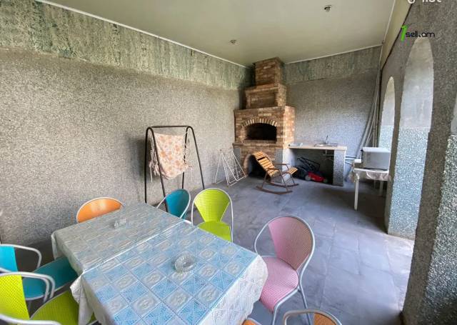 Երեք հարկանի քարե տուն Բատիկյան փողոցում Մալաթիա Սեբաստիայում, 370 քմ, 2 սանհանգույց