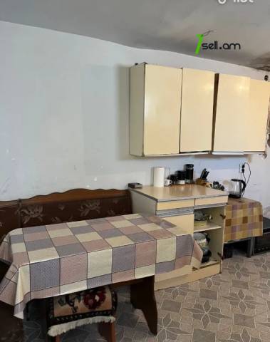 Մեկ հարկանի տուն Ուսուբ Բեկ Թեմուրյան փողոցում Քանաքեռ Զեյթունում, 73 քմ