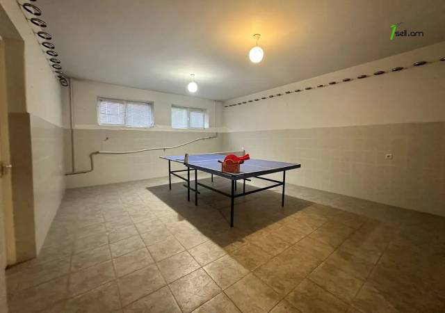 Երկու հարկանի քարե տուն Դավիթ Բեկի փողոցում Էրեբունիում, 250 քմ, 3+ սանհանգույց, եվրովերանորոգված