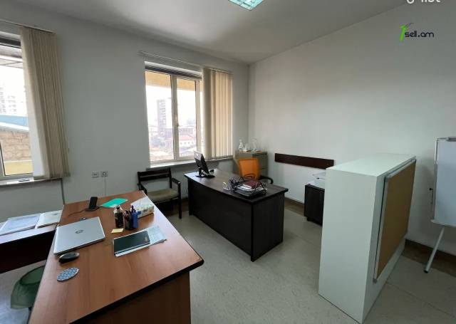 Գրասենյակային տարածք Պարոնյան փողոցում կենտրոնում, 95 քմ