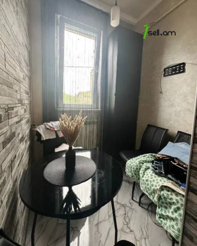 2 սենյականոց բնակարան Շոպրոնի փողոցում, 68 քմ, 1/5 հարկ, կապիտալ վերանորոգված, քարե շենք