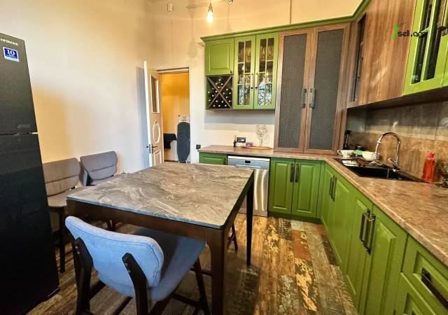 3 սենյականոց բնակարան Ազատության պողոտայում, 125 քմ, 1/5 հարկ, կապիտալ վերանորոգված, քարե շենք