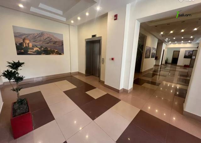 Ընդարձակ 4 սենյականոց բնակարան նորակառույց շենքում Աբովյան փողոցում, 225 քմ, 6/14 հարկ