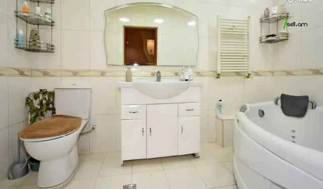 4 սենյականոց բնակարան Էրեբունու փողոցում, 104 ք.մ., 3/5 հարկ, բարձր առաստաղներ