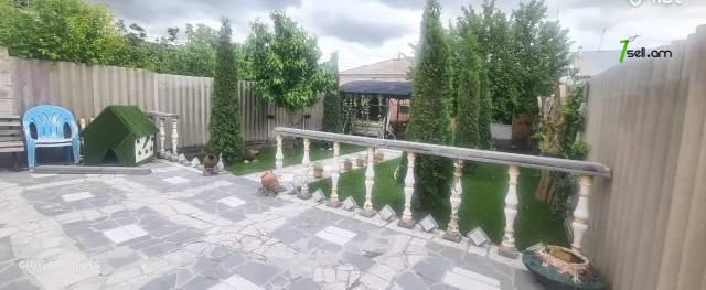 Մեկ հարկանի տուն, 8-րդ փողոց 3-րդ նրբանցք Արզնիում, 110 քմ, 2 սանհանգույց, կապիտալ վերանորոգված