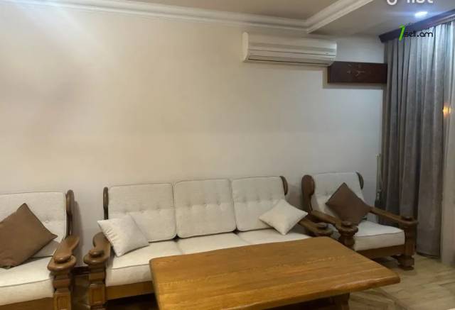 1 սենյականոց բնակարան Մոսկովյան փողոցում, 44 քմ, 3/8 հարկ, բարձր առաստաղներ, եվրովերանորոգված