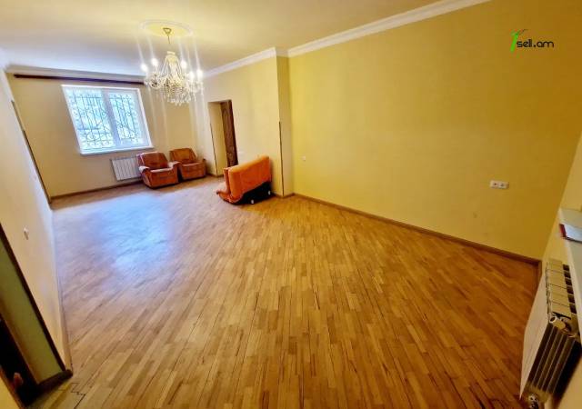 Երկու հարկանի քարե տուն 9-րդ փողոցում Նորք Մարաշում, 600 ք.մ., 2 սանհանգույց, կապիտալ վերանորոգված