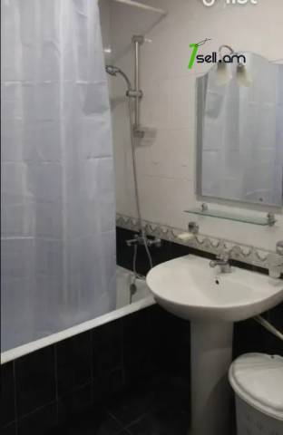 4 սենյականոց բնակարան Կոմիտասի պողոտայում, 110 քմ, նախավերջին հարկ, 2 սանհանգույց, բարձր առաստաղներ