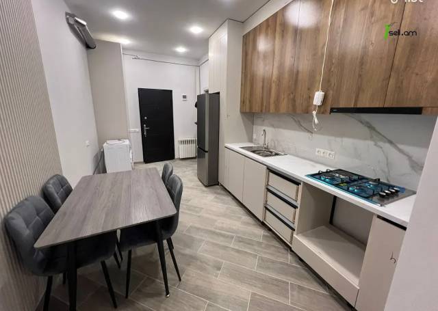 2 սենյականոց բնակարան Նալբանդյան փողոցում, 42 քմ, նախավերջին հարկ, բարձր առաստաղներ