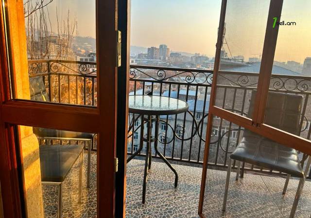 3 սենյականոց բնակարան նորակառույց շենքում Անտառային փողոցում, 105 ք.մ., բարձր առաստաղներ, 2/6 հարկ