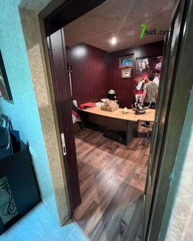 2 սենյականոց բնակարան Չարենցի փողոցում, 60 ք.մ., 1/3 հարկ, եվրովերանորոգված, քարե շենք