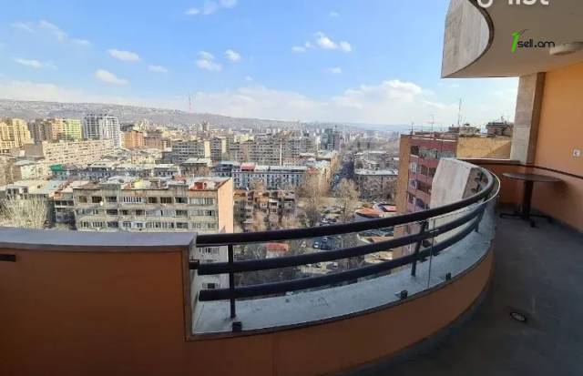 5 սենյականոց բնակարան նորակառույց շենքում Լեոյի փողոցում, 232 ք.մ., 3+ սանհանգույց, բարձր առաստաղներ