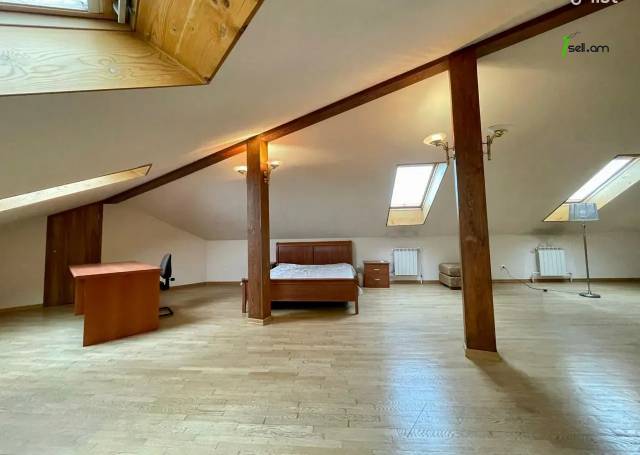 Ընդարձակ 4 սենյականոց բնակարան նորակառույց շենքում Զաքյան փողոցում, 270 ք.մ., 3+ սանհանգույց