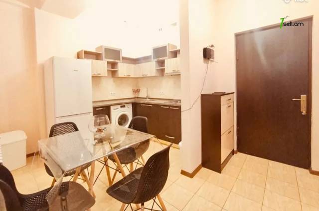 2 սենյականոց բնակարան նորակառույց շենքում Ադոնցի փողոցում, 50 ք.մ., բարձր առաստաղներ, 7/9 հարկ