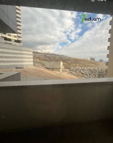 4 սենյականոց բնակարան նորակառույց շենքում Մոնթե Մելքոնյան փողոցում, 123 ք.մ., 4/17 հարկ