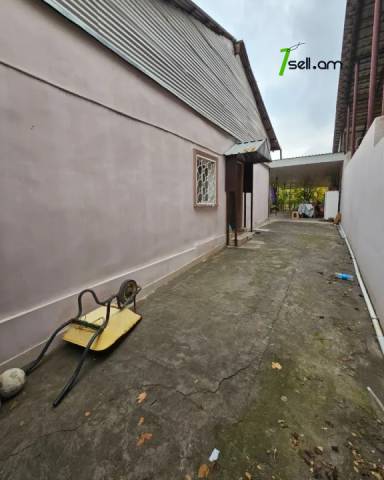 Մեկ հարկանի քարե տուն Գաջագործների փողոցում Էրեբունիում, 600 ք.մ.