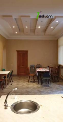 Երկու հարկանի քարե տուն Նորքի 1-ին փողոցում Նորք Մարաշում, 800 ք.մ., 3+ սանհանգույց