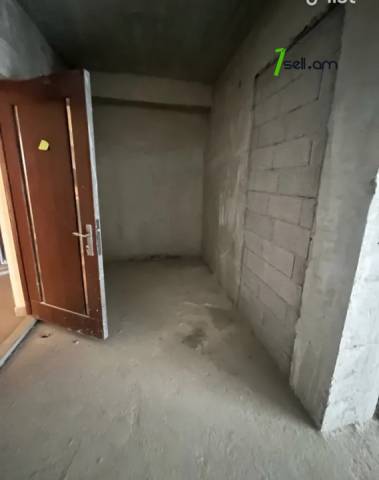 Ընդարձակ 1 սենյականոց բնակարան նորակառույց շենքում Սերո Խանզադյան փողոցում, 68 քմ, 7/10 հարկ