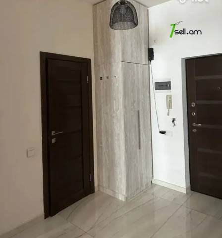 2 սենյականոց բնակարան նորակառույց շենքում Պարույր Սևակի փողոցում, 70 ք.մ., 10/15 հարկ