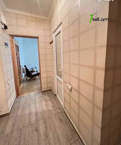 2 սենյականոց բնակարան Մարգարյան փողոցում, 45 ք.մ., 2/5 հարկ, եվրովերանորոգված, քարե շենք