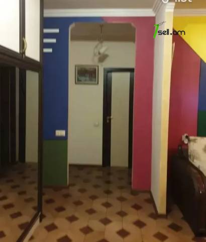 3 սենյականոց բնակարան Ամիրյան փողոցում, 70 քմ, 1/9 հարկ, կապիտալ վերանորոգված