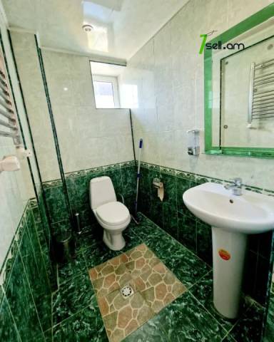 Երկու հարկանի քարե տուն Միչուրինի փողոցում Էրեբունիում, 380 ք.մ., 3+ սանհանգույց, եվրովերանորոգված